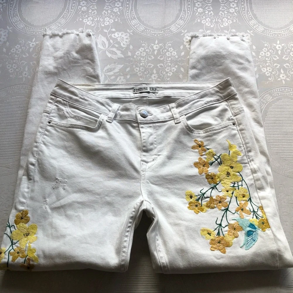 Zara Basic Denim White Embroidered Skinny Jeans Pants Women’s Size 8 Elastic